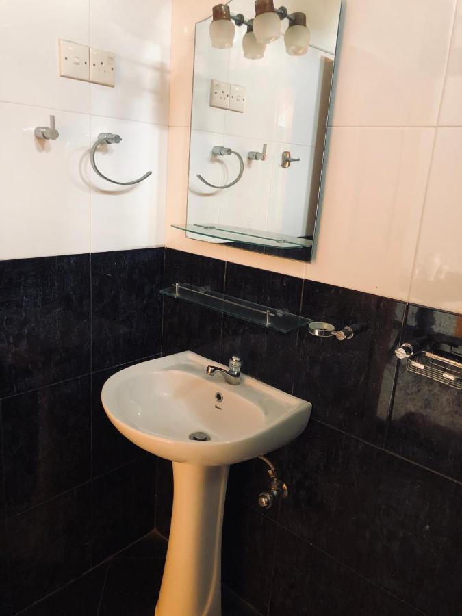 Grand Camellia Hotel Ambalantota Екстер'єр фото